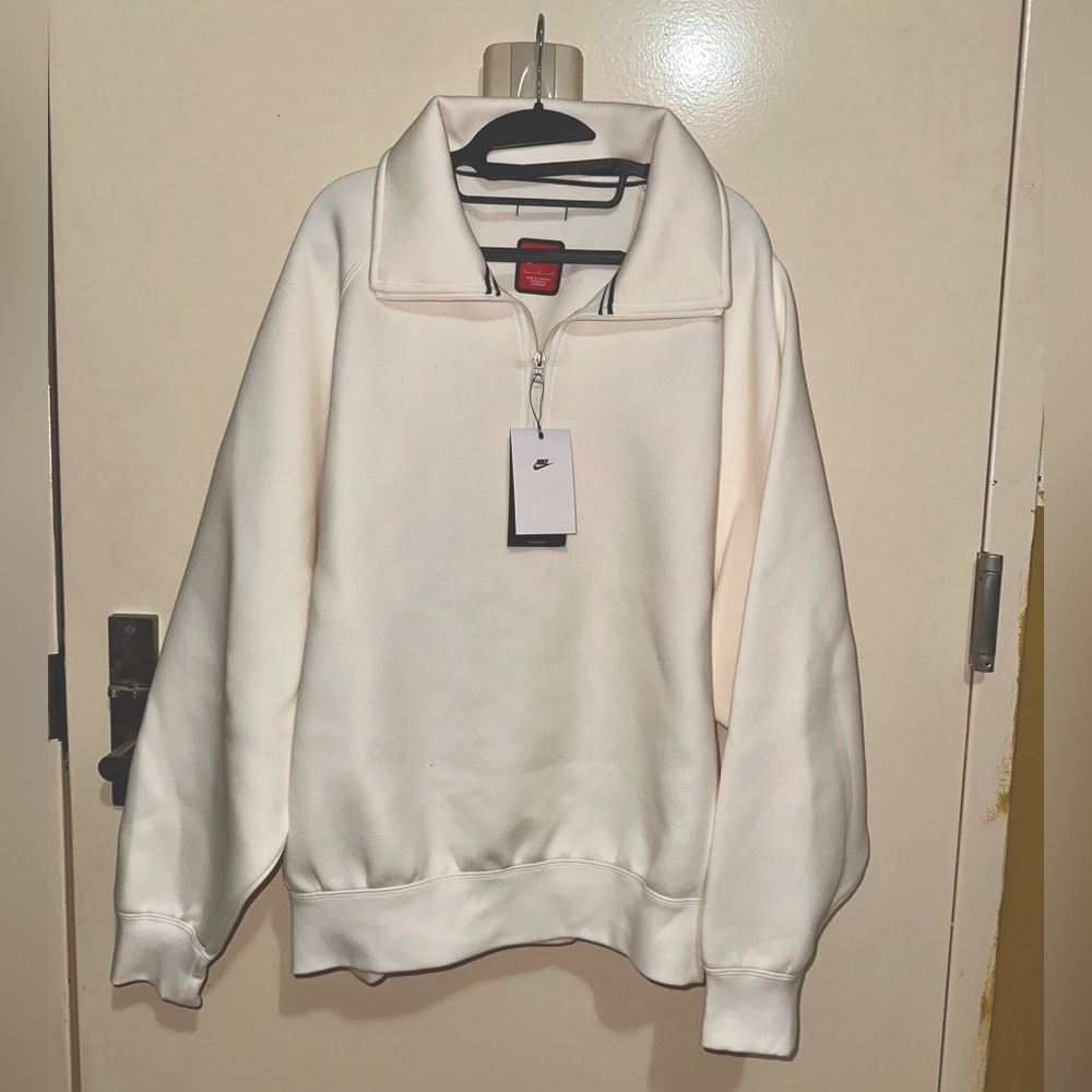 NEW Nike cream/white sweater 
Large. Loose fit
